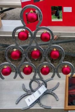 Horseshoe decoration tree