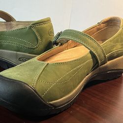 Keen Mary Janes Women Size 9.5 New!