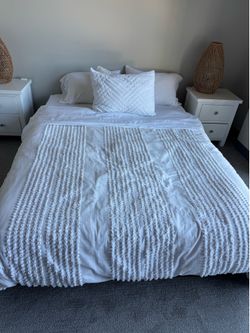 Queen mattress and box spring like new