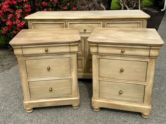 Dresser & Nightstand Set (2) DELIVERY AVAILABLE