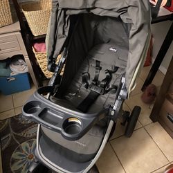 Graco. Stroller, Car Seat And Base 