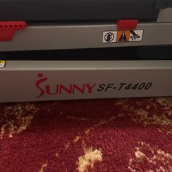 Sunny SF-T4400 Incline Treadmill. 