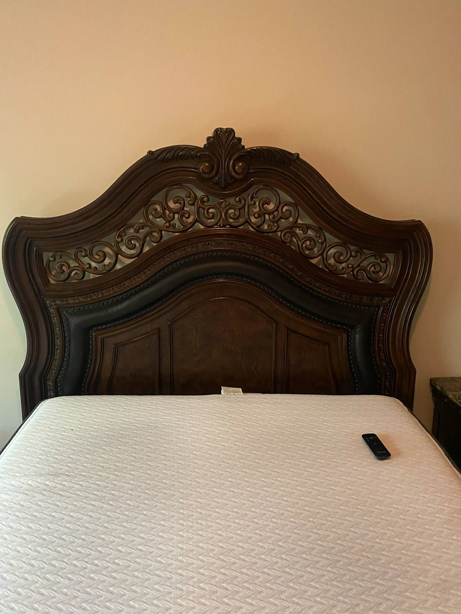 Bedroom Set with Adjustable Base- $2000