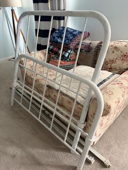 Antique metal double bed frame