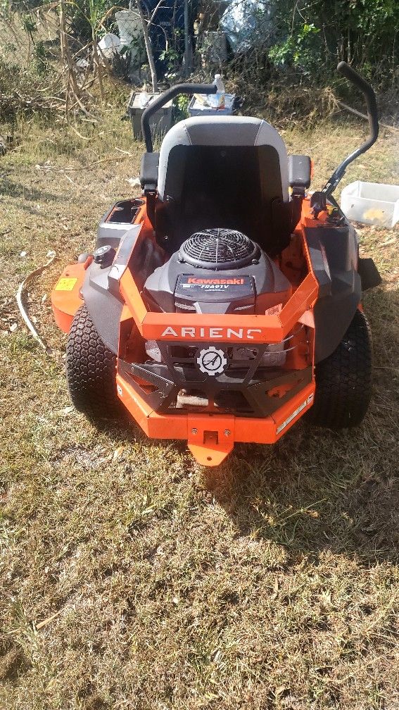 Ariens Zero Turn Riding Lawn Mower 52 Deck With Trailer