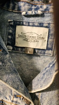 Ashley Vintage Charm Women s Denim Jacket Size L for Sale in Cleveland OH OfferUp