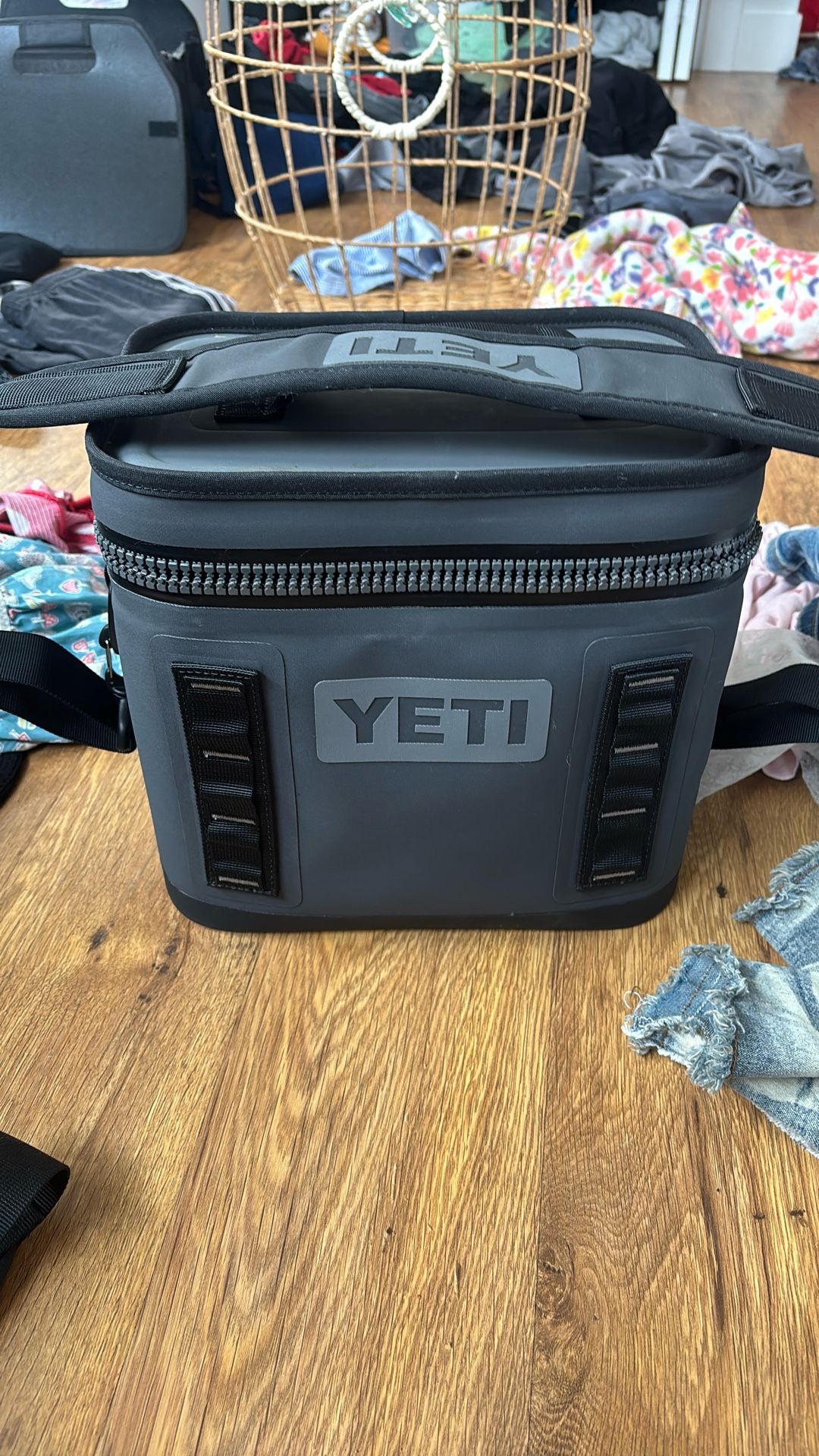 Yeti Hopper Flip 12