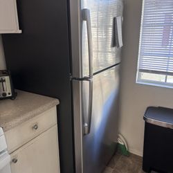 Refrigerator H Like New