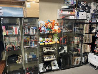 RetroChic.Tx   Games, Vinyls & More