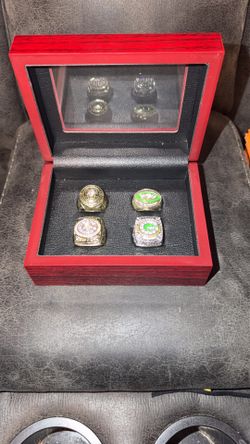 Rare! Packers Super Bowls replica ring set!