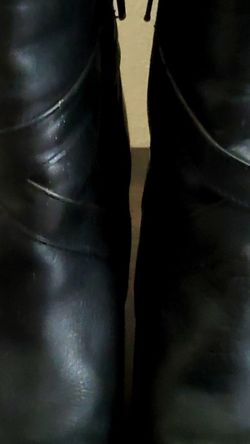 Black Boots 