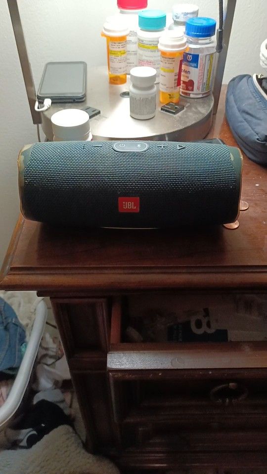 JBL BLUETOOTH PORTABLE SPEAKER