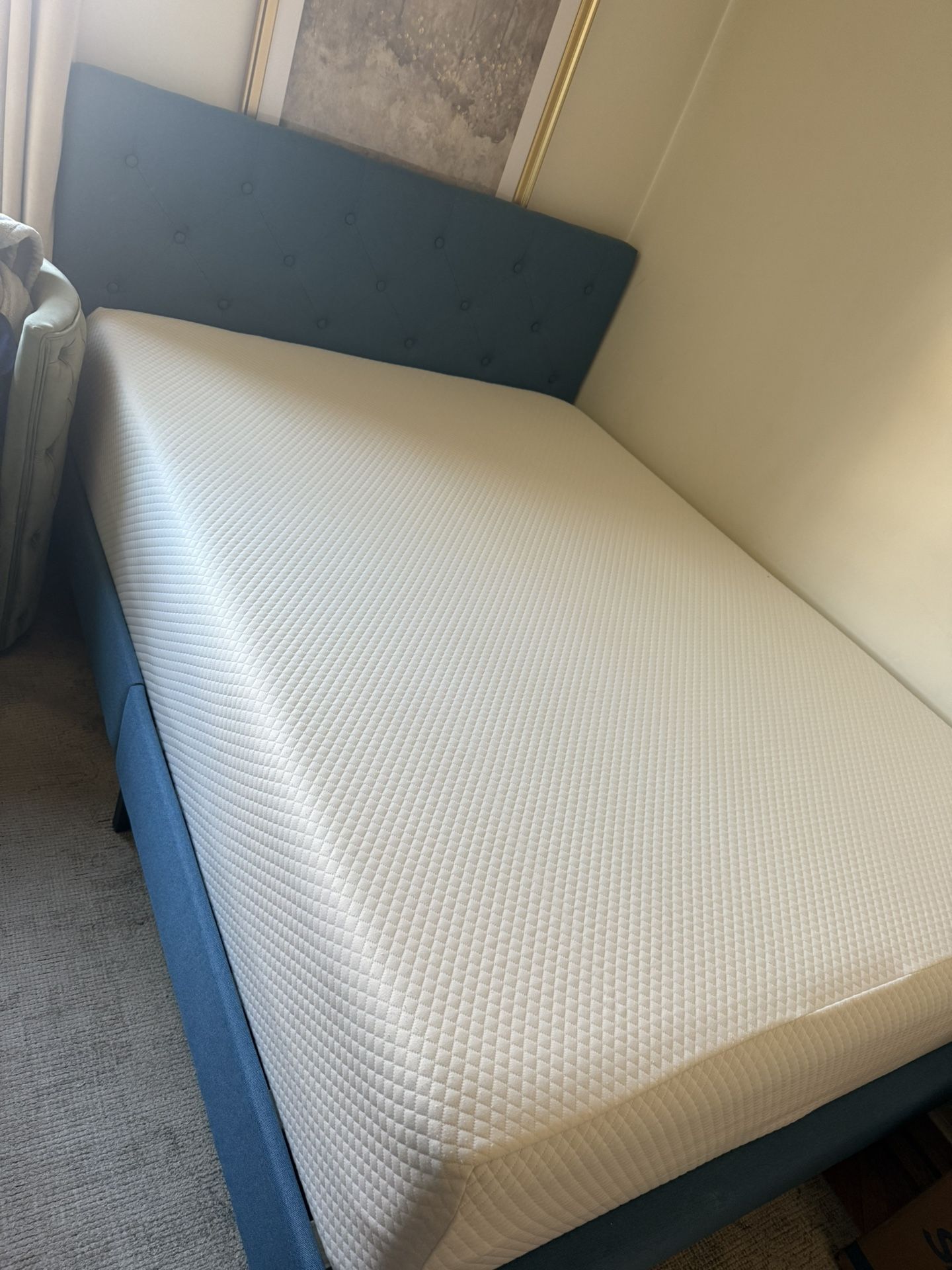 Full Bed With Mattress