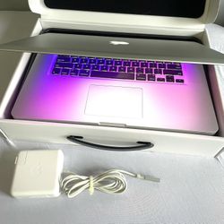 Apple Macbook Pro 15” Laptop i7 8GB RAM 320GB HD - Black Friday Sale