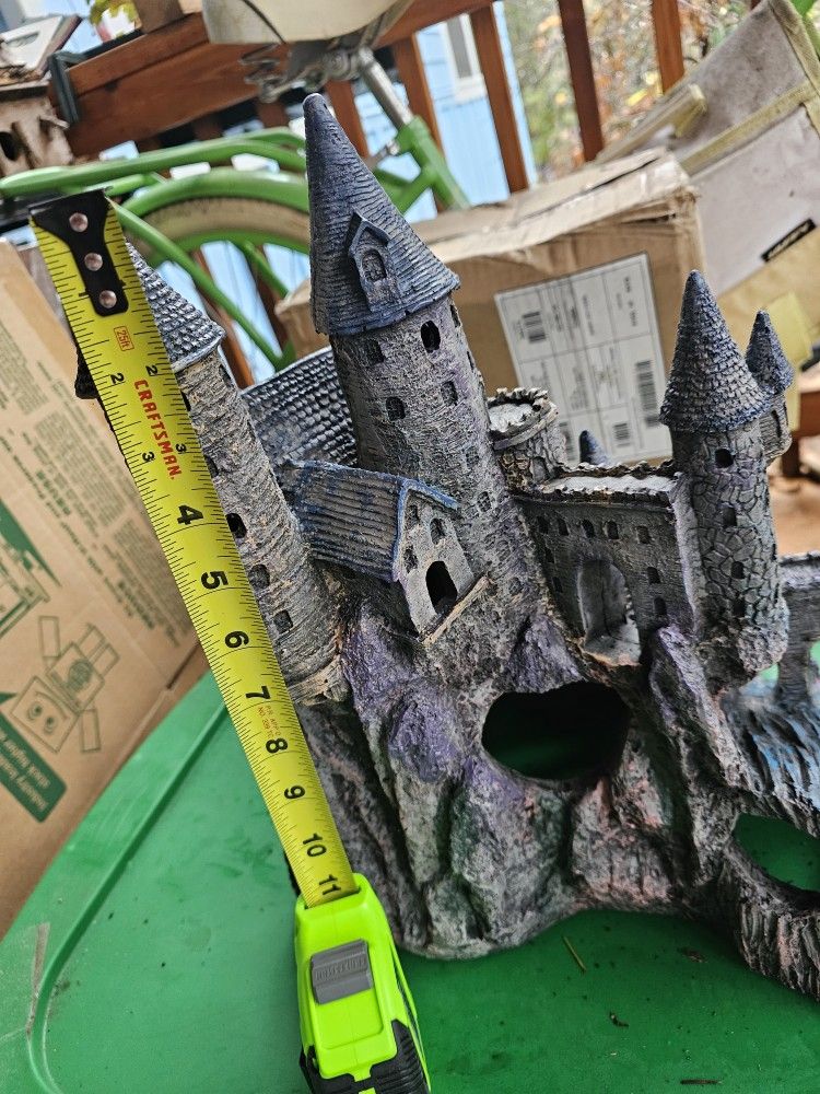 Aquarium Decoration.  Castle Large and Medium Also Large Cliff Rock 