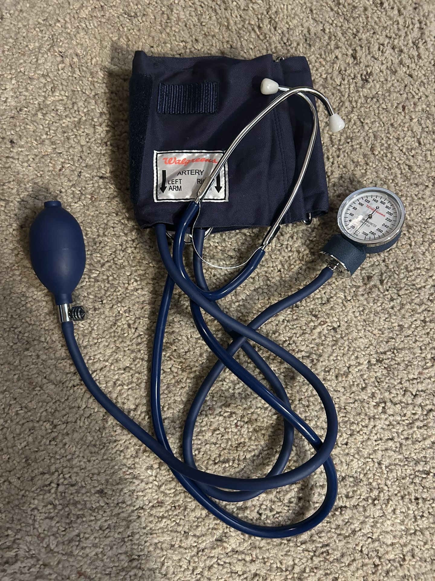 Walgreens Sphygmomanometer And Dual Head Stethoscope Manual Blood Pressure Kit