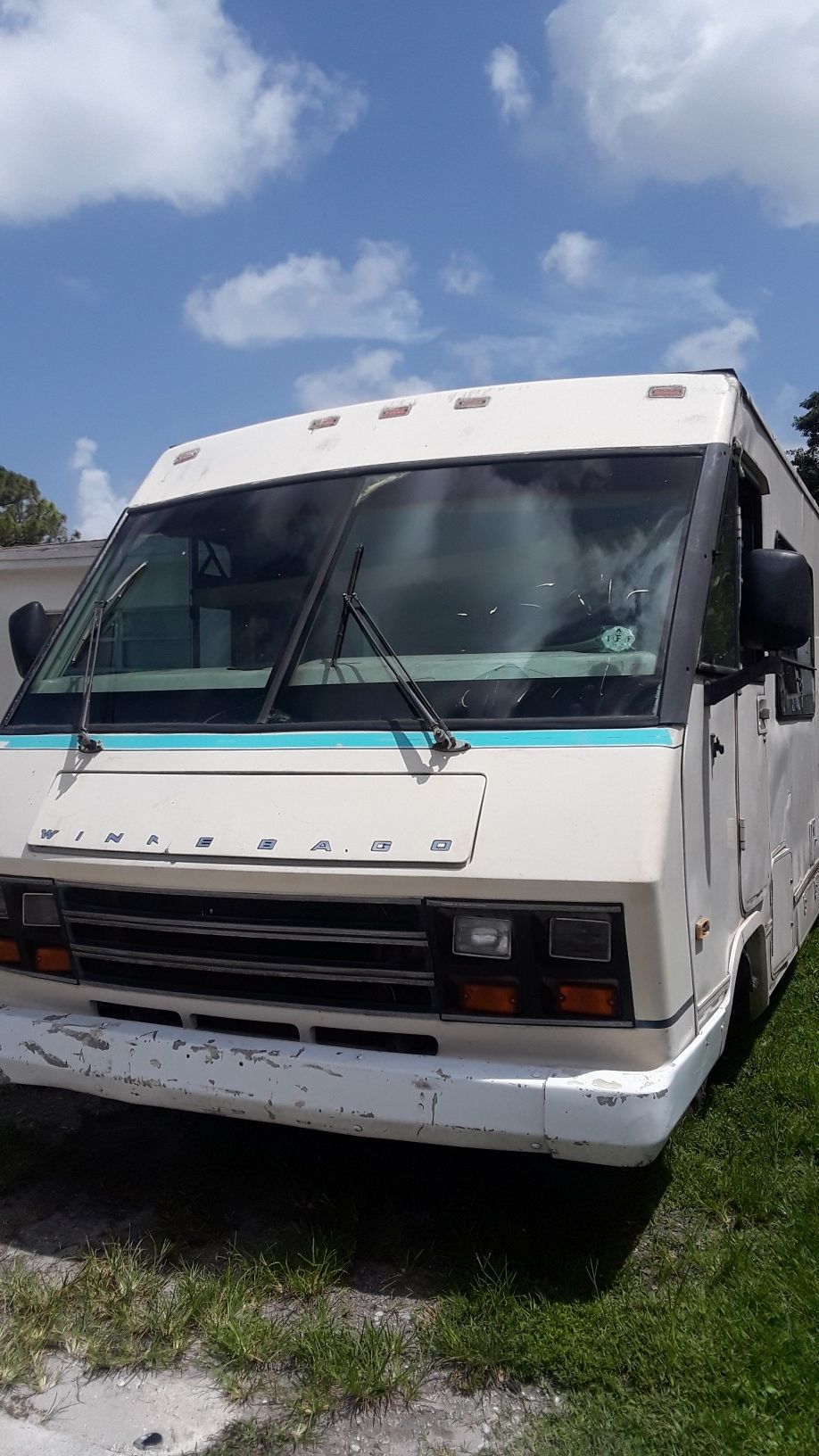 Winnebago 1988 RV camper great for rental 440 keeps good project will consider trade for pickup or van tell me what you have