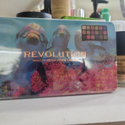 Makeup Hydra Dolphin  Eyshadow Palette 