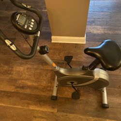 I5-5300U Exercise Bike With 8 Levels Of Resistance, Heart Rate Monitor, Calorie Burn/Distance Tracking 