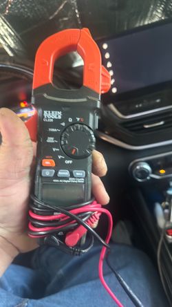 Digital clamp meter