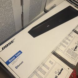 Bose Solo Series I Soundbar – Compact TV Speaker with Enhanced Dialogue & Universal Remote | Bluetooth Ready