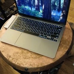 Apple Macbook Air Laptop 13" CYCLE COUNT 8! A2337 M1 Chip ALMOST NEW! STILL UNDER WARRANTY UNTIL DEC.2025!