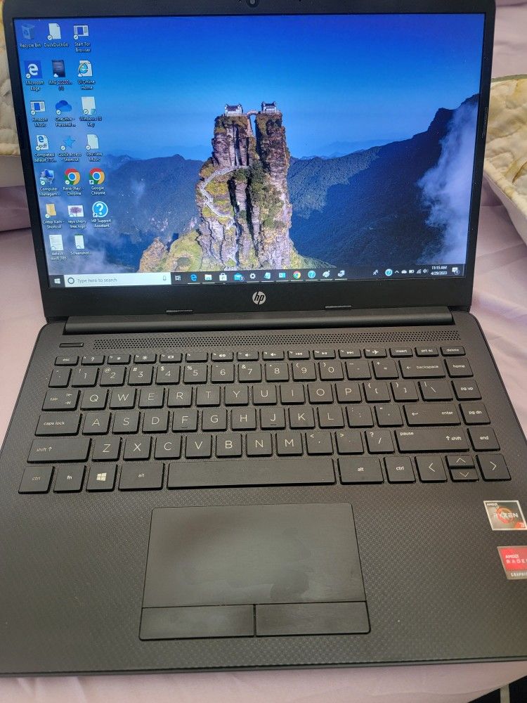 HP Ryzen 3 Laptop 8g RAM 1T HD 2.60 Ghz