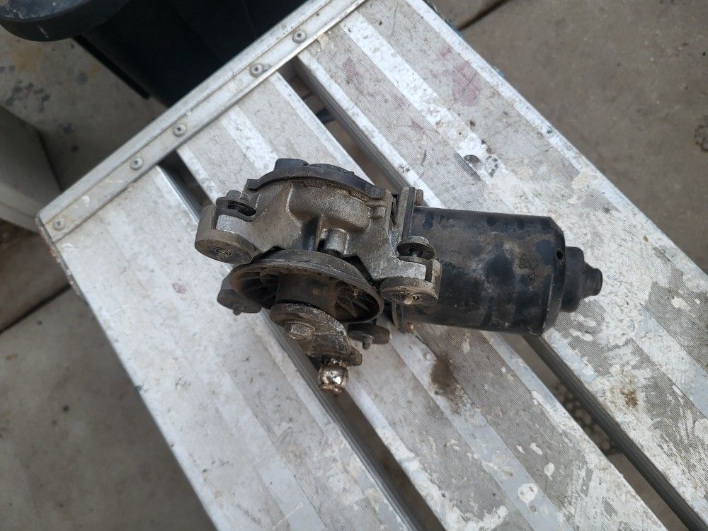 Front Windshield Wiper Motor for 2003 Toyota Sequoia