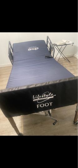 LIFESTYLE HOSPITAL BED — $400 OBO  Lifestyle Adjustable Hospital Bed w/ Mattress & Rails