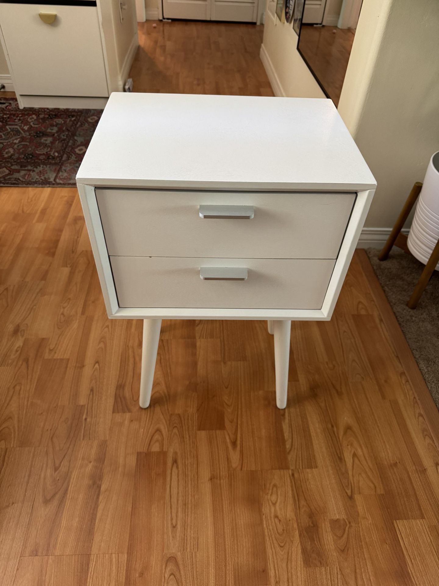 Mid Century Modern Style End Table