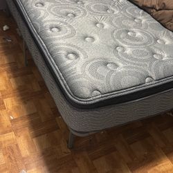 King Mattress And Frame 