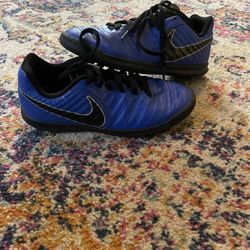 Ladies And Girls Sneakers 