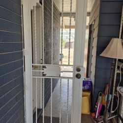 Metal Screen Door 🚪 30 1/2 -- 80