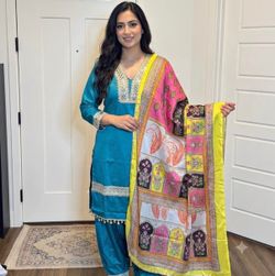 Women's Elegant Ethnic Kurta Set with Embroidered Floral Details and Sheer Mesh Dupatta, Stylish size 40