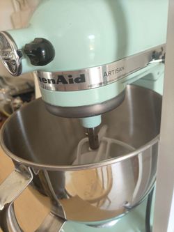 Light green pistachio kitchen aid artisan