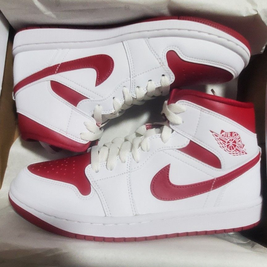 Women Jordan Mid Reverse Chicago (W) Size