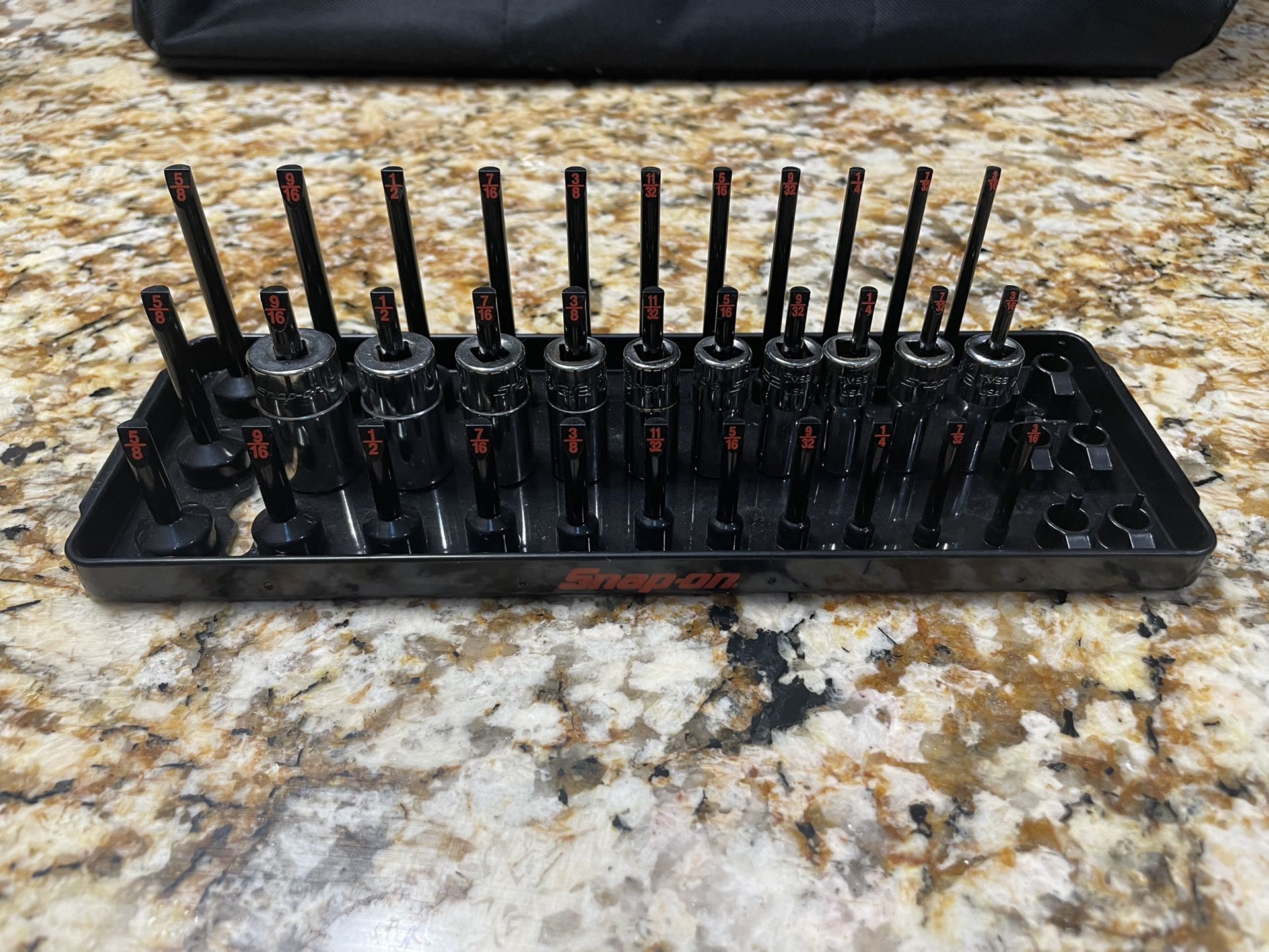 Snap On 1/4 Semi deep Sockets With tray