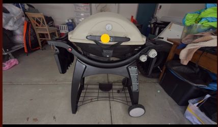 Propane BBQ Grill – Works Great! Empty Tank Included