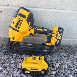 Dewalt 20v Angle Nailer XR KIT