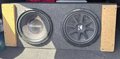 Pioneer & kicker 12’’ Subwoofer dual sub box