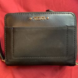 Tumi Wallet - Tri-fold Zip-around 