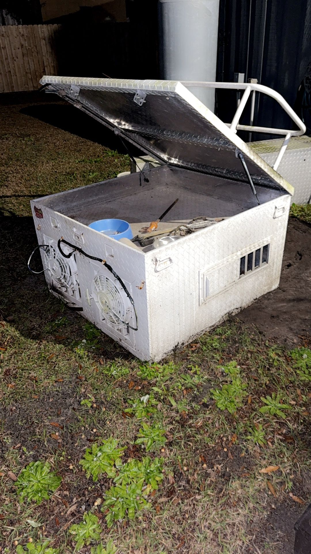 Dog Box