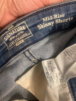 Signature Levi Strauss Mid-Rise Skinny Jean Shorts Woman’s Size 22