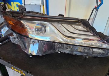 2018 toyota camry headlight assembly