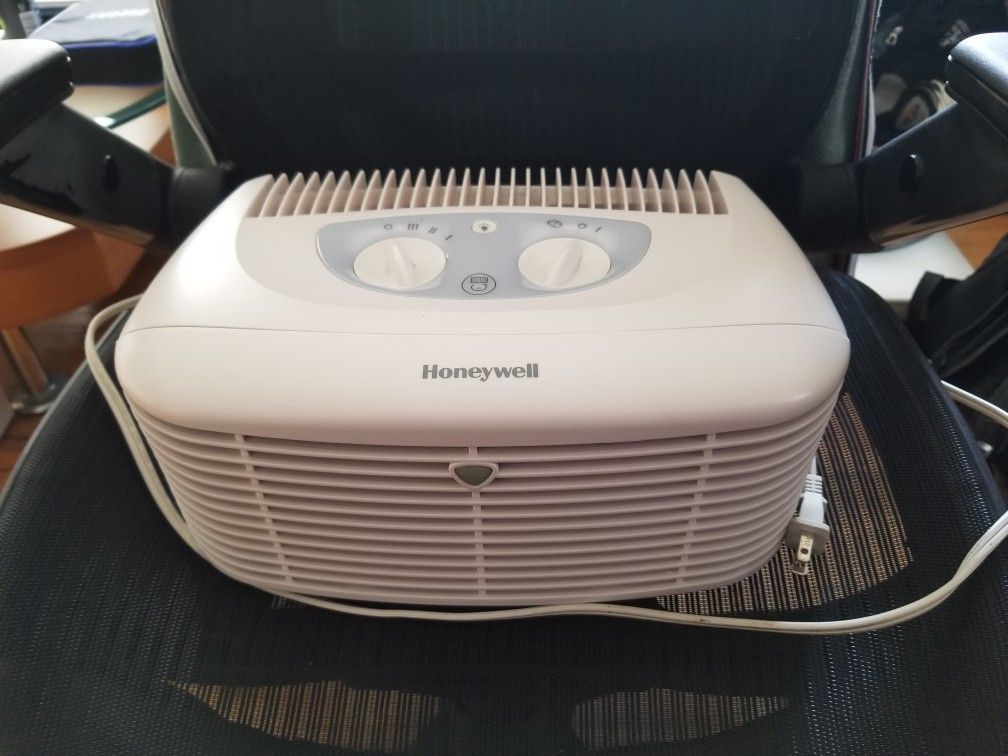 Honeywell HEPA Clean Compact Ionizer Air Purifier