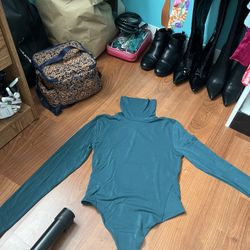 Lullulemon Green Bodysuit