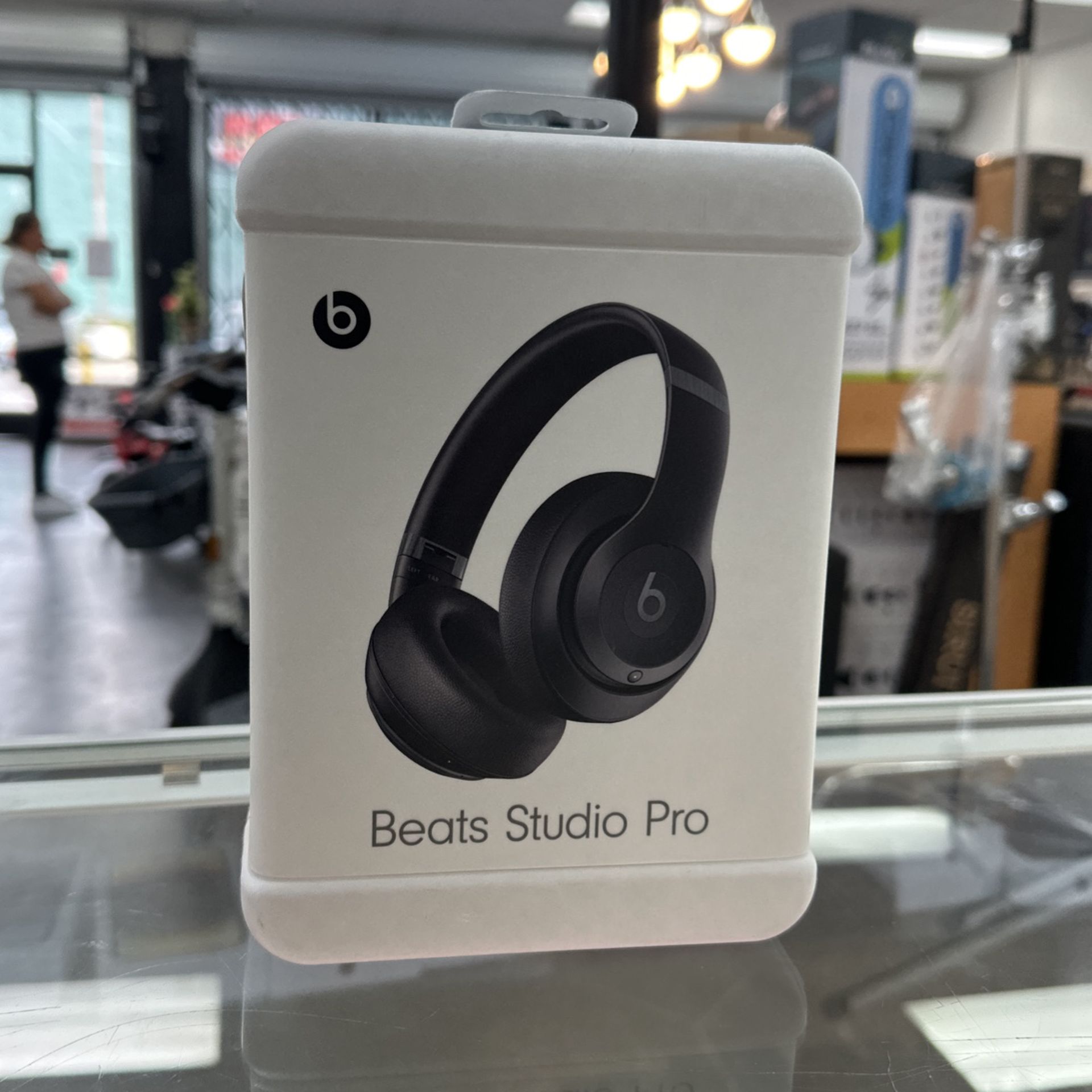 New Betas Studio Pro Wireless Headphone