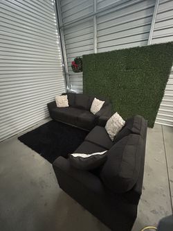 2/3 Seater Sectional Sofa/ Couch (We Deliver) 
