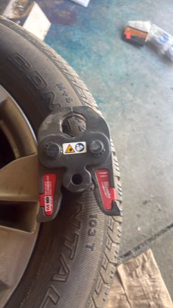 Milwaukee press tool clamp 1/14 in