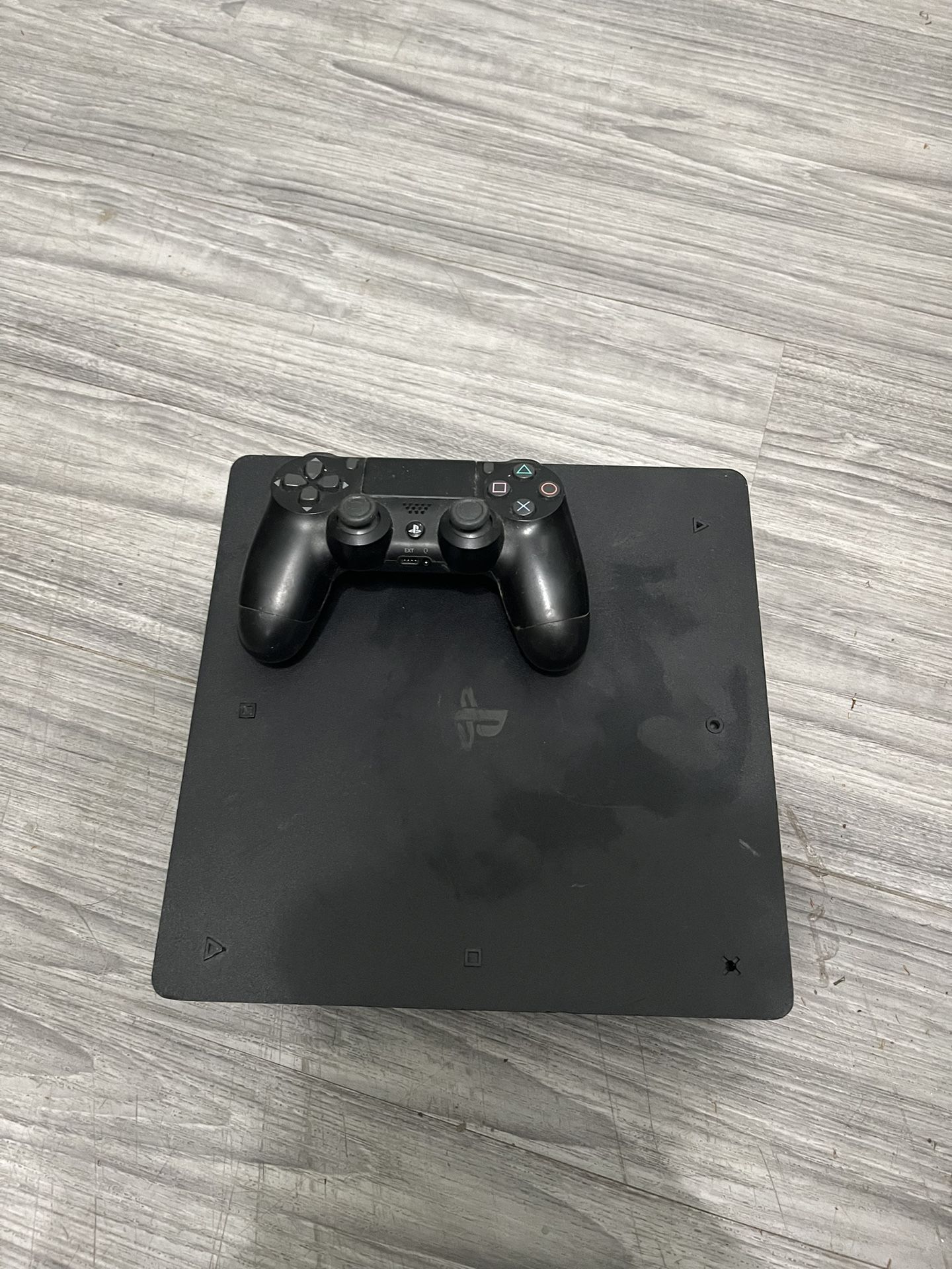 PS4(Used) With 1 Controller